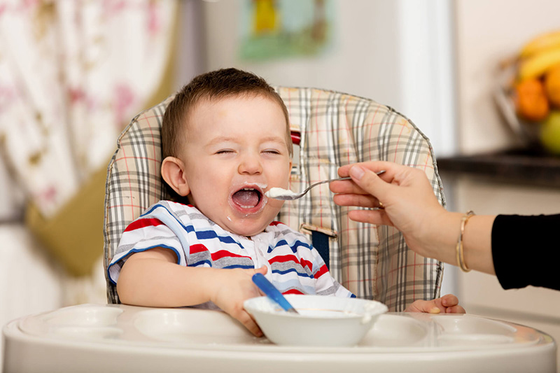Tăng cường thêm bữa ăn dặm cho bé