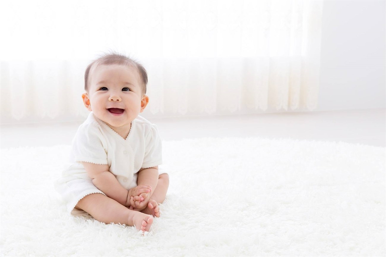 Thời điểm mà bé đã gần 1 tuổi và đã có thể ngồi thẳng