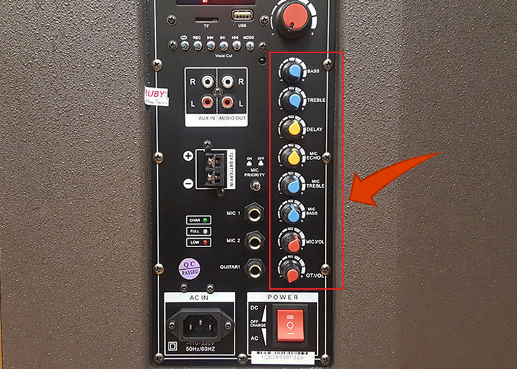 Dãy nút căn chỉnh micro