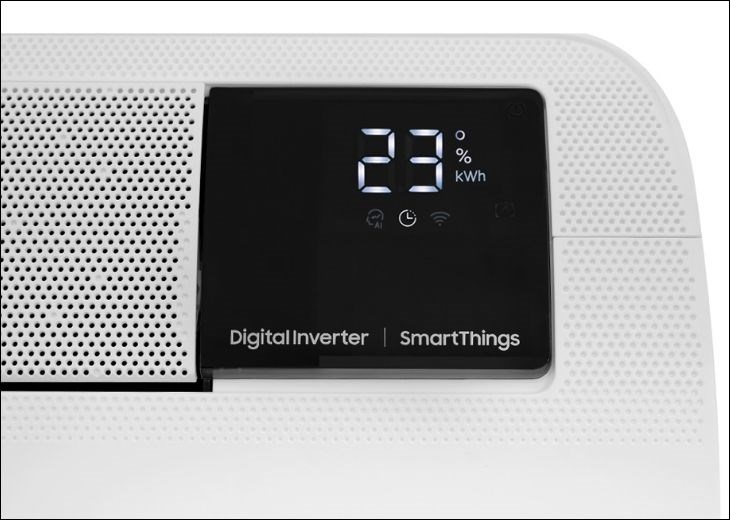 Máy lạnh Samsung Wind-Free Inverter 1 HP AR10CYFAAWKNSV được tích hợp màn hình hiển thị nhiệt độ trên dàn lạnh tiện lợi, dễ quan sát
