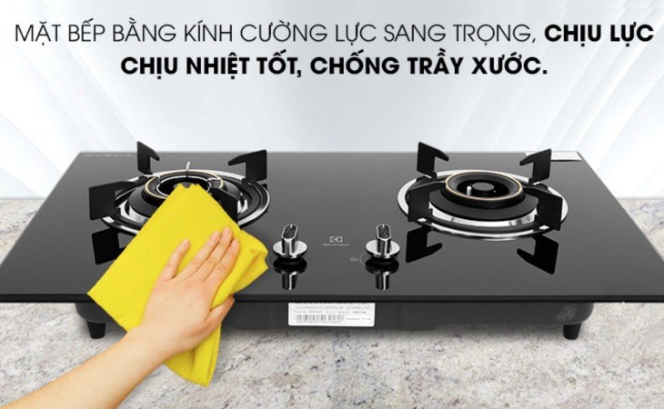 Bếp ga âm Electrolux EHG723BA sở hữu mặt bếp bằng kính cường lực cho khả năng chịu nhiệt tốt