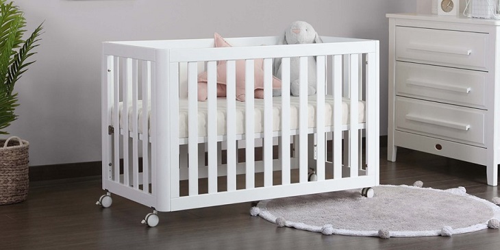 Cố định bánh xe cũi để đảm bảo an toàn cho bé