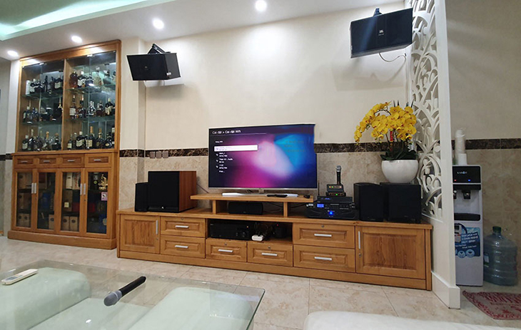 Hạn chế để dàn loa tiếp xúc trực tiếp với nền nhà để chống ẩm cho sản phẩm tốt hơn