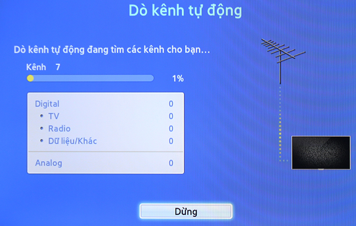 Tivi đang dò kênh