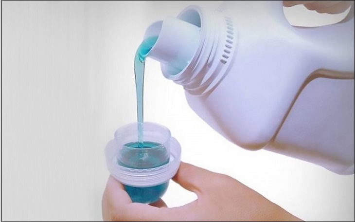 Lưu ý các hướng dẫn ghi trên bao bì nước xả vải