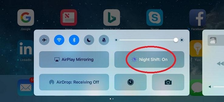 Bật chế độ Night Shift từ trung tâm điều khiển của thiết bị