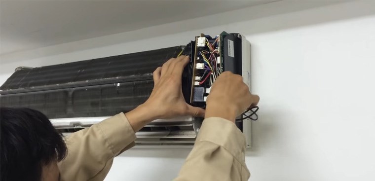 Bạn sử dụng máy lạnh bị lẫn tạp chất lâu ngày sẽ giảm tuổi thọ máy.