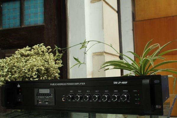 Đấu nối Equalizer với Amply thông báo để làm giọng nói rõ ràng hơn