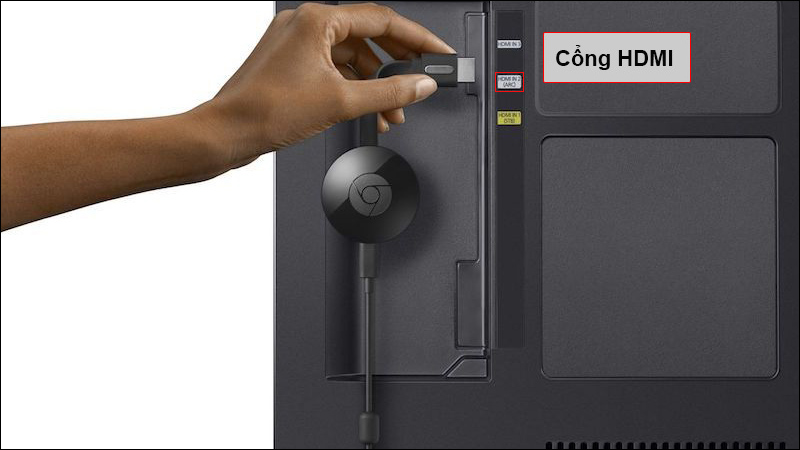 Cắm Chromecast vào cổng HDMI của Tivi và cấp nguồn cho thiết bị