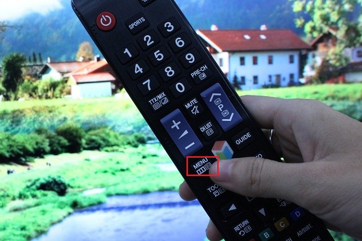 Nhấn vào Menu trên remote, chọn Âm thanh