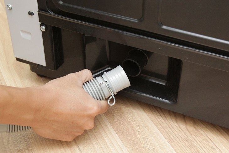 Ống thoát nước của máy giặt bị tắc nghẽn là một trong những nguyên nhân dẫn đến lỗi E3