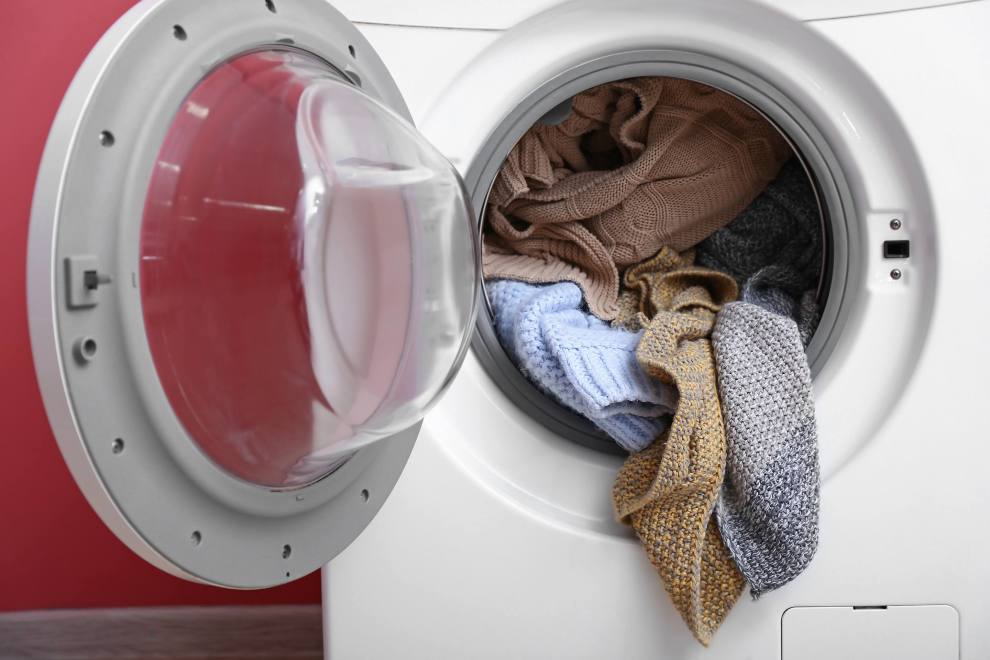 Quần áo trong máy giặt Sharp sau khi giặt xong nhưng không được vắt