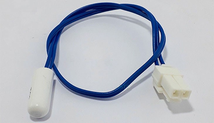Cảm biến nhiệt bị hỏng làm cho tủ lạnh bị chỉnh sai nhiệt độ