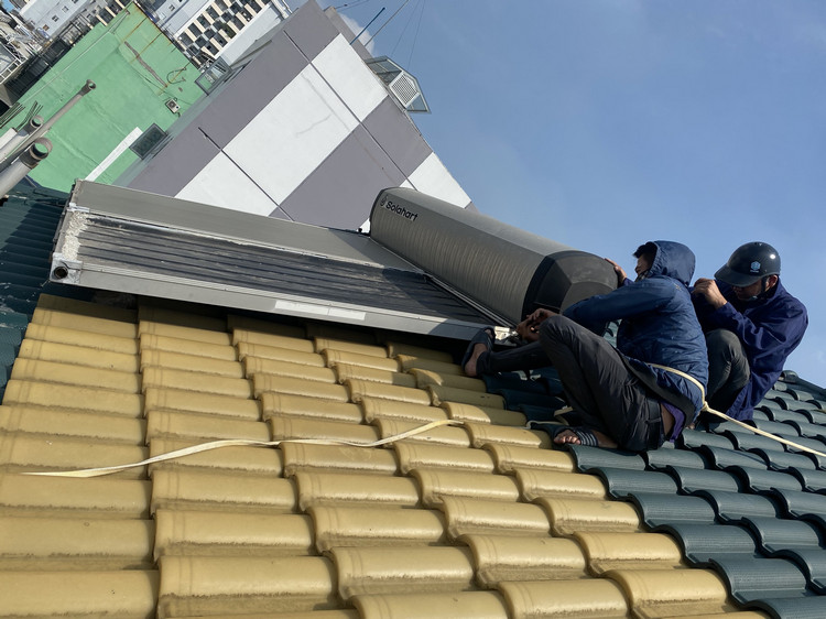 Máy năng lượng mặt tròi bị chênh lệch áp suất hơi