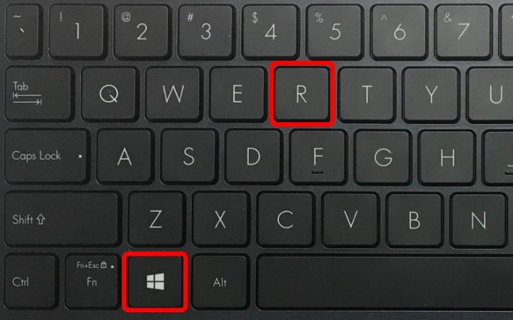Bạn nhấn phím Windows và R để mở hộp thoại Run
