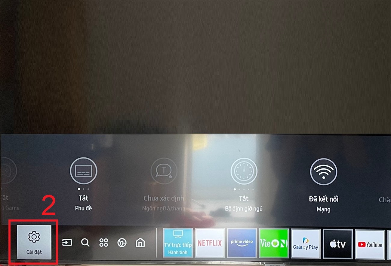 Chọn Cài đặt trên màn hình.