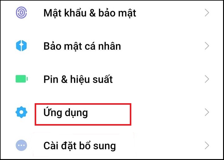 Vào phần cài đặt, rồi chọn mục Ứng dụng