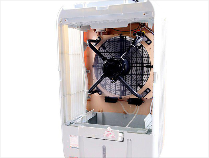 Khi Rotor động cơ bị kẹt, hãy vệ sinh sạch sẽ rotor của quạt và thực hiện chức năng bơm nước cho quạt điều hòa