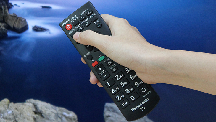 Nhấn nút MENU trên remote > chọn Cài đặt