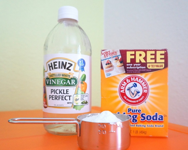Giấm và baking soda