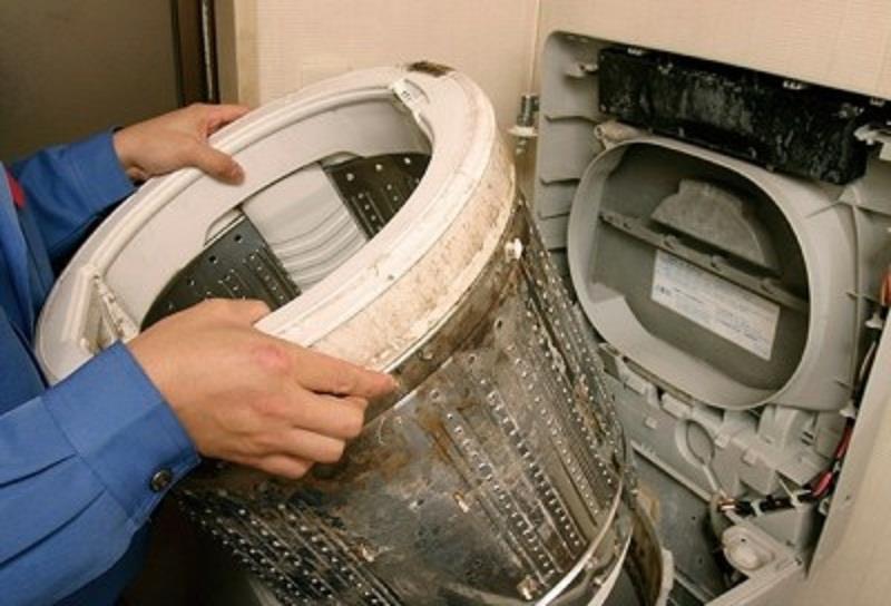 Lồng máy giặt không được vệ sinh định kỳ