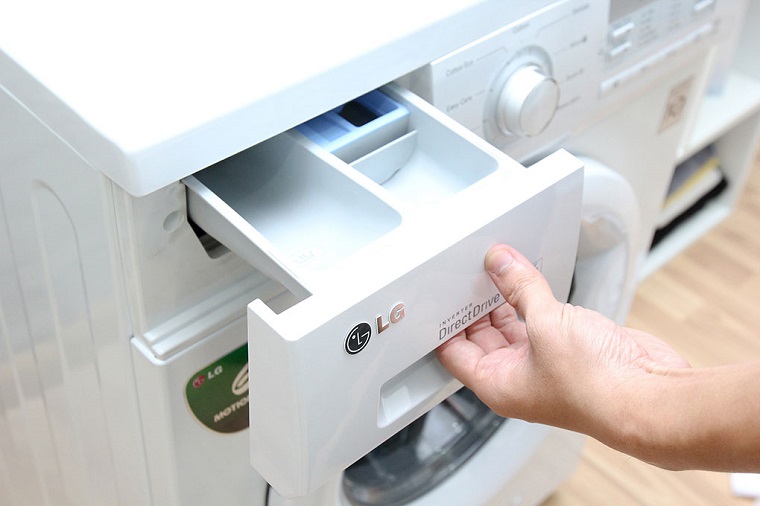 Tháo và vệ sinh hộp đựng chất tẩy rửa và nước xả