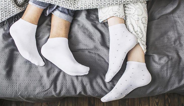 Hạn chế mặc đồ len, ưu tiên cotton để tránh tính điện