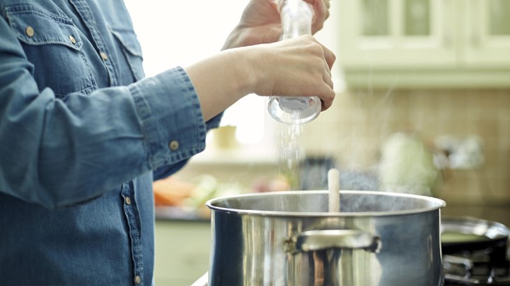 Sử dụng nồi inox bị ố vàng sẽ ảnh hưởng đến sức khỏe và làm biến đổi chất dinh dưỡng của món ăn