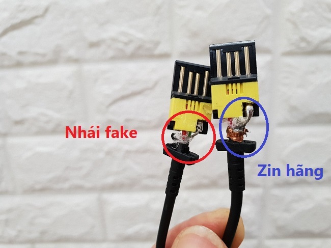 Lớp đồng dầy bảo vệ, điểm tiếp xúc trên dây Type C sáng hơn và chi tiết hơn
