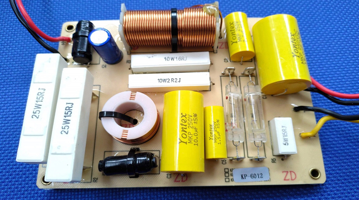Bộ vi mạch phân tần loa JBL chính hãng đầy đủ các linh kiện và được gia công tỉ mỉ