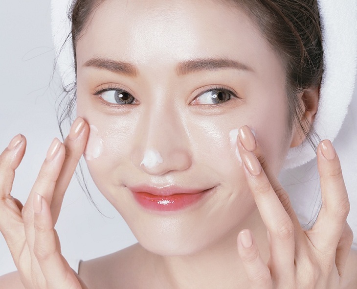 Da thiếu ẩm và thiếu nước đều cần cấp nước