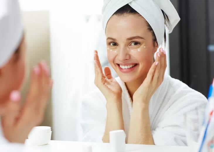 Cấp ẩm ngay sau khi rửa mặt để giúp da hấp thụ nhanh các dưỡng chất cần thiết
