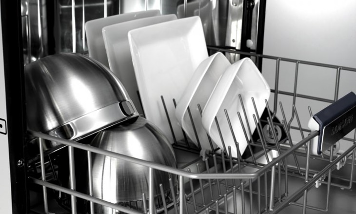 Sắp xếp đồ dùng có hình dáng khác lạ, nhiều góc cạnh