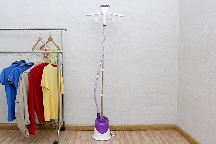 Bạn nên để thẳng dây dẫn hơi nước để đảm bảo nước cung cấp lên bàn ủi được ổn định