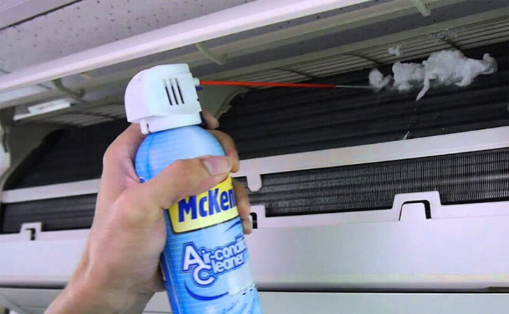 Bình xịt vệ sinh máy lạnh vừa diệt khuẩn tốt, vừa tiết kiệm được nhiều thời gian