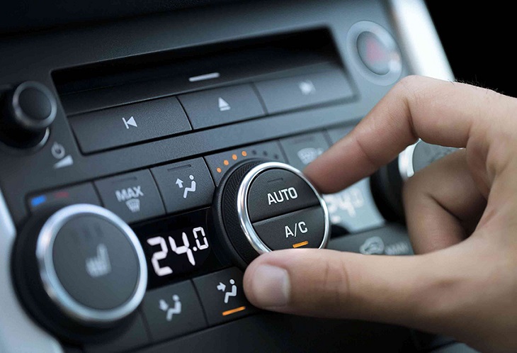Sử dụng máy lạnh trong xe oto