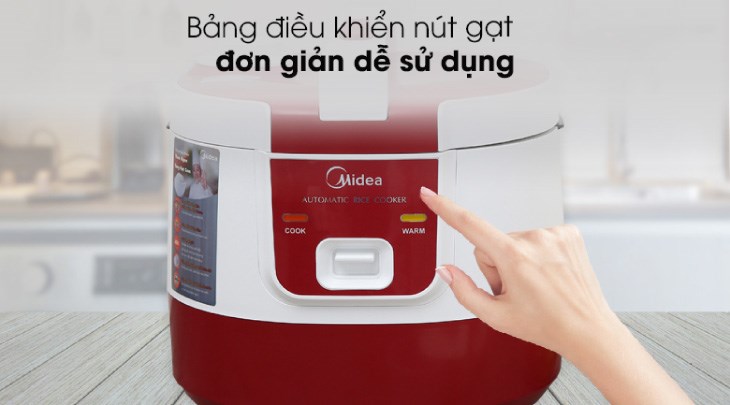 Nồi cơm nắp gài Midea 2 lít MR-SM2061 được trang bị cần gạt điều chỉnh chức năng nấu và giữ ấm tiện lợi