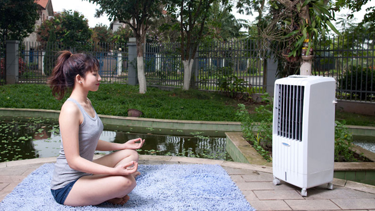Không để quạt thổi trực tiếp vào người