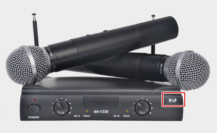 Micro không dây có tần số sóng VHF bị lỗi là do micro cài đặt tần số không khớp với khoảng tần số 150 - 216 MHz