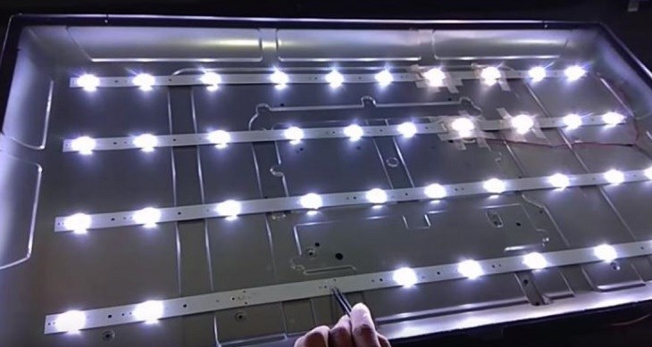 Bóng đèn tivi LG bị hỏng cũng ảnh hưởng đến khả năng hiển thị hình ảnh trên màn hình