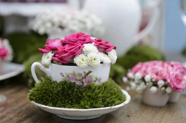 Ly cũ có thể dùng để cắm hoa