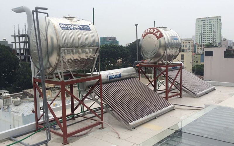 Hàn thêm chân đế cho bồn nước