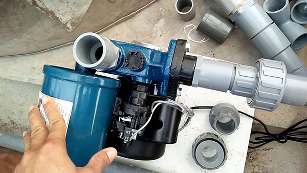 Lắp máy bơm tăng áp cho từng khu vực