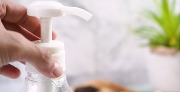 Cho hỗn hợp vào chai rỗng
