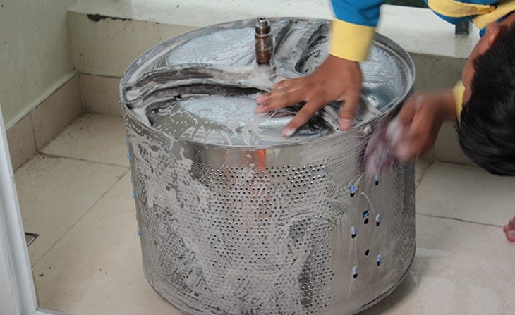 Tháo và vệ sinh lồng giặt