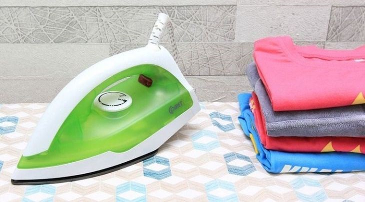 Kiểm tra, sửa chữa khi bàn ủi hơi nước có vấn đề để bảo đảm an toàn khi sử dụng