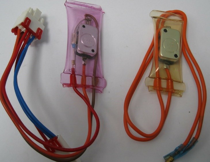 Cảm biến nhiệt độ bị hỏng làm hệ thống làm lạnh tiếp tục hoạt động mà không có sự kiểm soát nên đóng tuyết