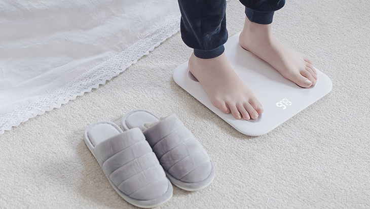 Cân điện tử thông minh hoạt động dựa trên cảm biến có sử dụng trở kháng điện sinh học