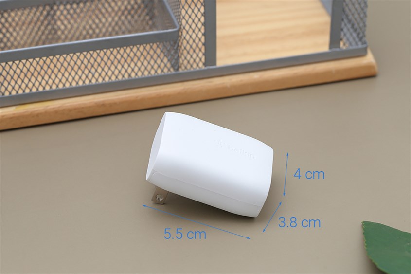 Adapter sạc Type C PD 20W Belkin WCA003 Trắng có kích thước nhỏ gọn, kiểu dáng đơn giản