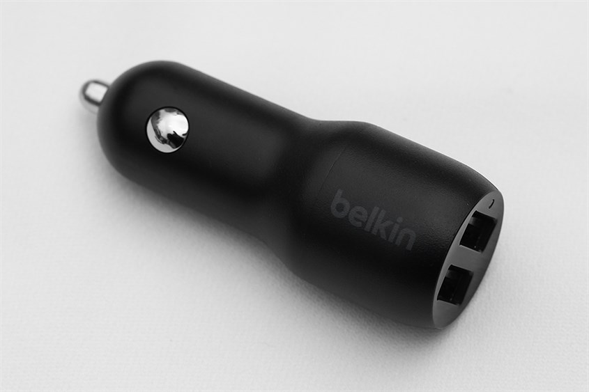 Sạc xe hơi 2 cổng 2.4A Belkin CCB001 đen có giá cả phải chăng, dễ dàng sở hữu